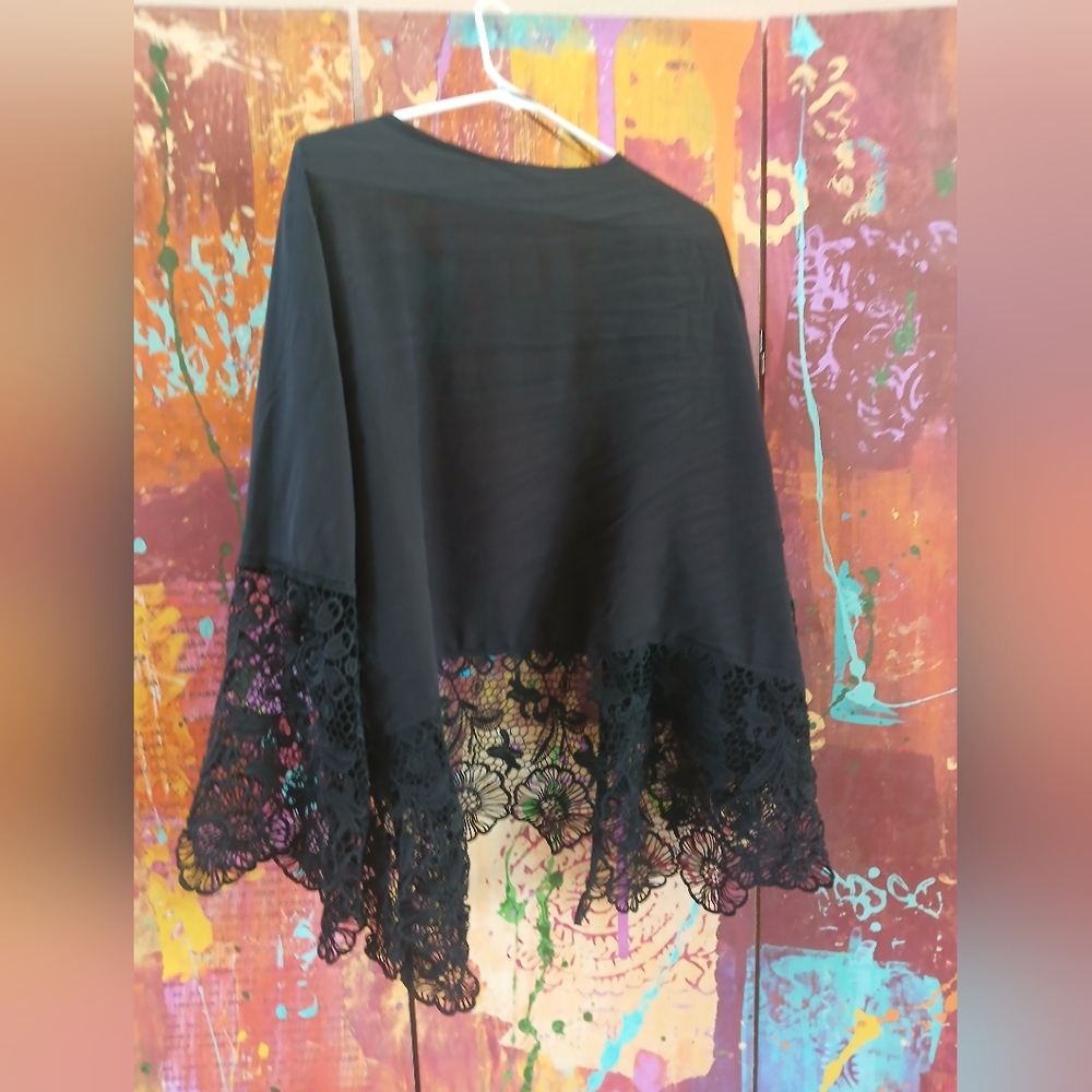 Elegant Black Lace Kimono - Picture 2 of 2